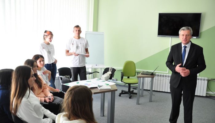 72942855_384910792445052_599828209072078848_n